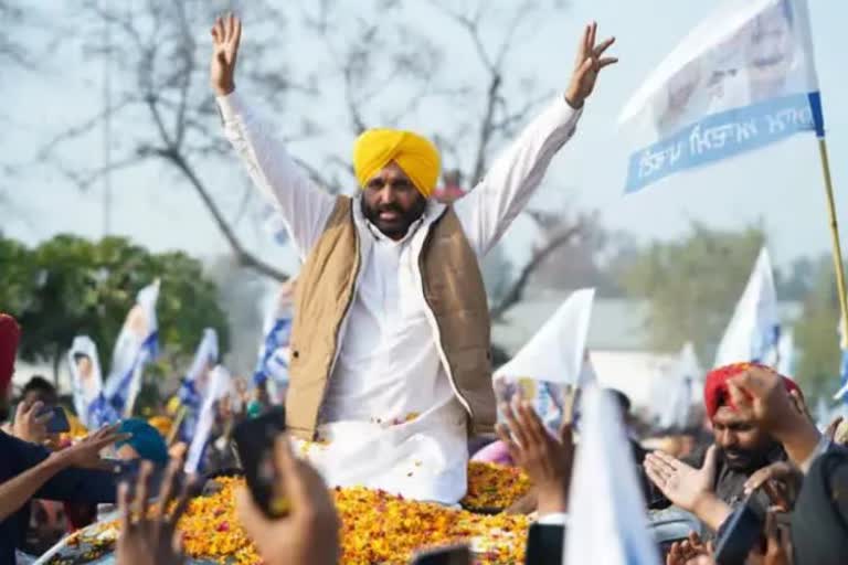 Sukhbir Badal accuses Chief Minister Bhagwant Mann of going to Damdama Sahib after drinking alcohol  മുഖ്യമന്ത്രി ഭഗവന്ത് മാൻ മദ്യപിച്ച് ശ്രീ ദംദാമ സാഹിബിൽ  ആരോപണവുമായി സുഖ്ബീർ സിംഗ് ബാദൽ  മുഖ്യമന്ത്രി ഭഗവന്ത് മാനിനെതിരെ ആരോപണവുമായി സുഖ്ബീർ സിംഗ് ബാദൽ  പഞ്ചാബ് മുഖ്യമന്ത്രി ഭഗവന്ത് മാനിനെതിരെ ആരോപണം  പഞ്ചാബ് മുഖ്യമന്ത്രി ഭഗവന്ത് മാൻ  ശിരോമണി അകാലിദൾ അധ്യക്ഷൻ സുഖ്ബീർ സിംഗ് ബാദൽ