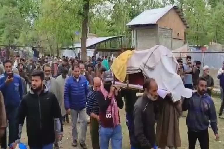 hundreds-attend-last-rites-of-hindu-rajput-in-kulgam