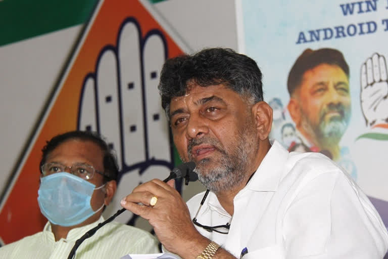 Karnataka Congress chief  DK Shivakumar  Congress  FIR to be registered on graft charges  Bengaluru  കരാറുകാരൻ സന്തോഷ് പാട്ടീലിന്‍റെ ആത്മഹത്യ  കെഎസ് ഈശ്വരപ്പയുടെ രാജി  രാജിവച്ച കെഎസ് ഈശ്വരപ്പയ്‌ക്കെതിരെ കേസെടുക്കണമെന്ന് കർണാടക കോൺഗ്രസ് അധ്യക്ഷൻ  കരാറുകാരൻ സന്തോഷ് പാട്ടീലിന്‍റെ മരണം