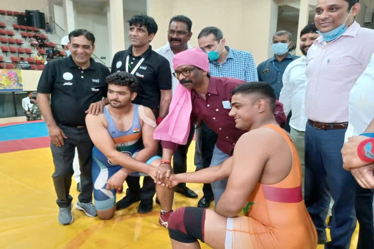 Hotwar Stadium Ranchi  CM Hemant Soren  national wrestling competitio  होटवार स्टेडियम में सीएम हेमंत सोरेन  राष्ट्रीय कुश्ती प्रतियोगिता  रांची में राष्ट्रीय कुश्ती प्रतियोगिता  मुख्यमंत्री हेमंत सोरेन  झारखंड कुश्ती एसोसिएशन  होटवार स्थित मेगा स्पोर्ट्स कॉम्पलेक्स  National wrestling tournament