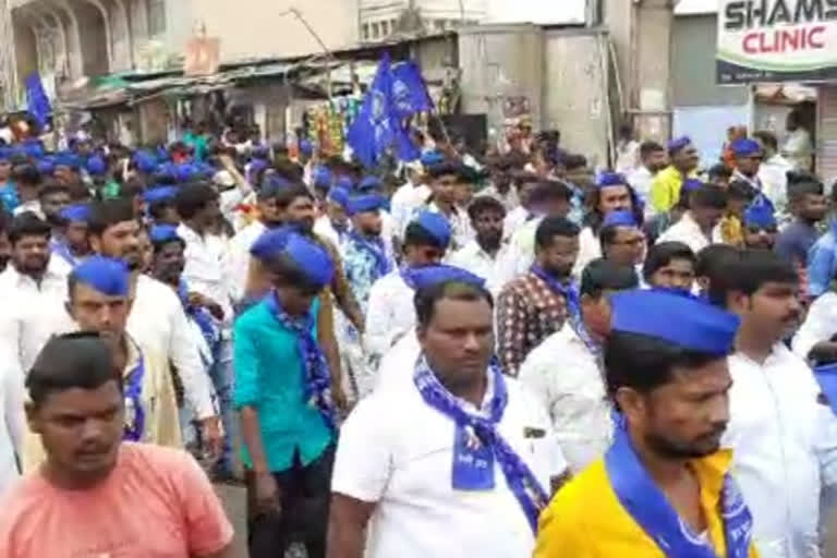 Bhimsainik Stop Slogan Near Mosque