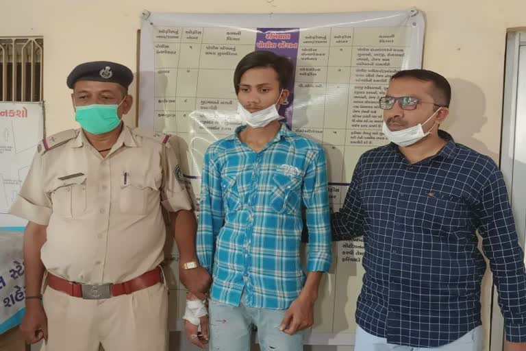 Murder Case in Ahmedabad : ગોમતીપુરમાં ઝઘડાની અદાવતમાં 19 વર્ષીય યુવકે ચપ્પુના ઘા મારી હત્યા કરી, પોલીસે કરી ધરપકડ