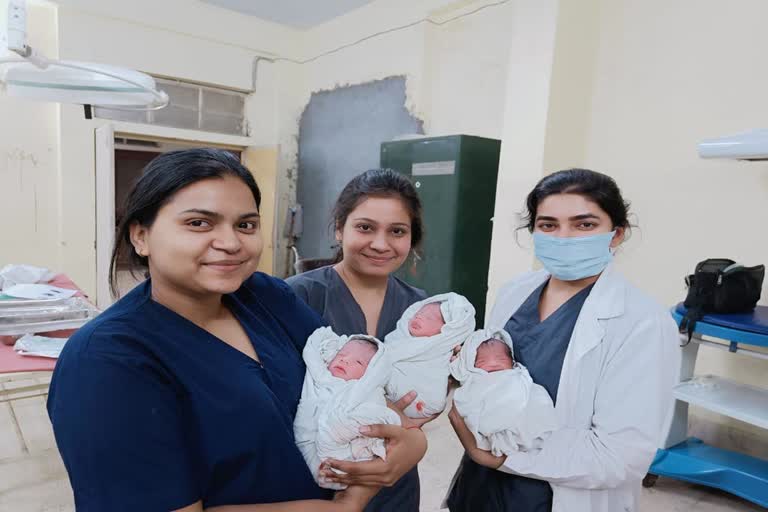 woman gave birth to three children in meerut medical college