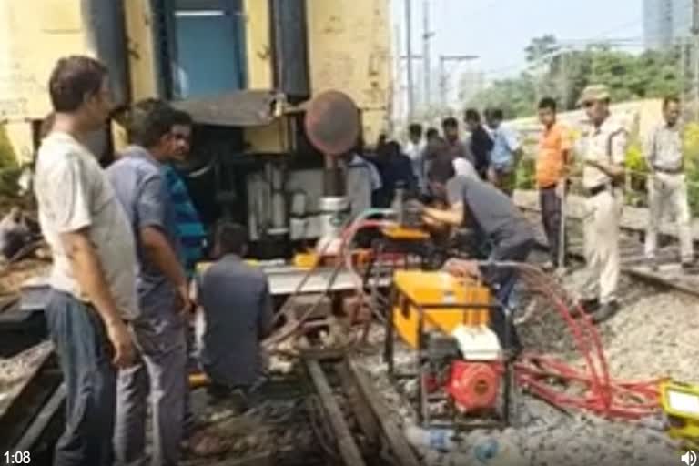 Puducherry Express Derail