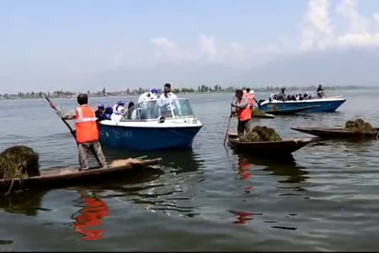 Dal Lake Cleanliness Drive Athwas: ڈل جھیل میں ’اتھواس‘ صفائی مہم ساتویں روز بھی جاری