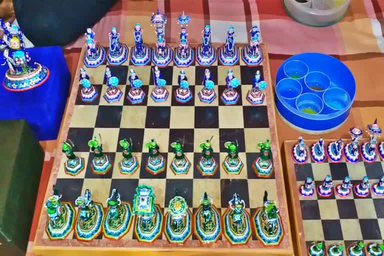 How a Gulabi Meenakari chess set took India's artwork to the world in Dubai Expo?