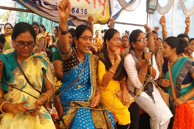 Demonstration of Mitanins against the government in Raipur