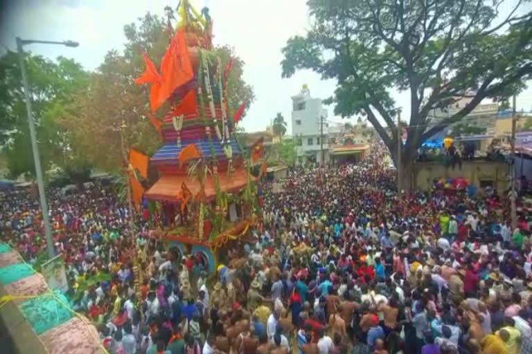 tumkuru devotees participate in Shettihalli Hanuman Temple chariot festival