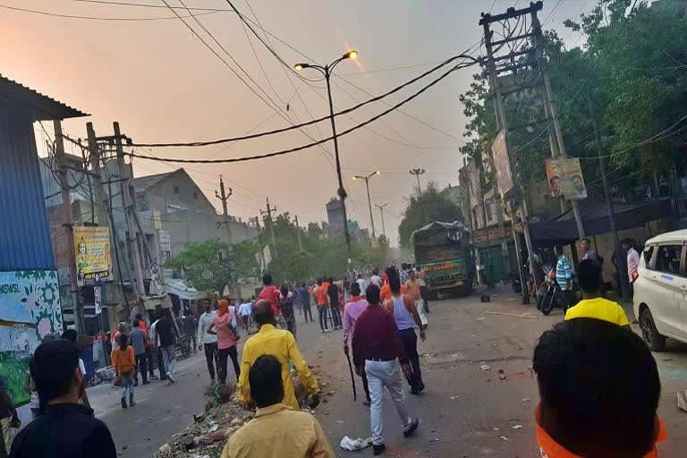 Stone pelting, clashes during Hanuman Jayanti procession in Delhi, cop shot at