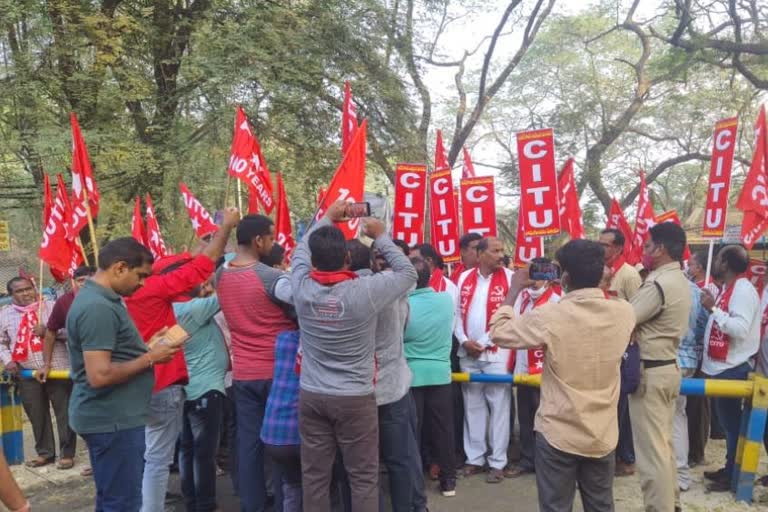 KSRTC employee strike  KSEB employee strike  public sector institutions KSEB and KSRTC  പൊതുമേഖല സ്ഥാപനങ്ങളിൽ സമരം  കെഎസ്ഇബി തൊഴിലാളി സമരം  കെഎസ്ആർടിസി സമരം