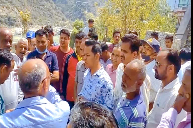 bilkedar-road-deteriorated-due-to-railway-construction-work