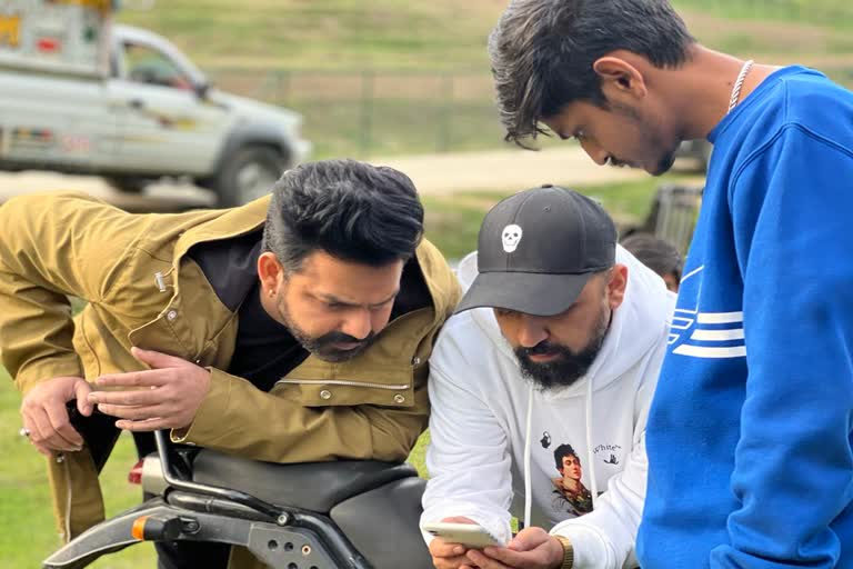 Pawan Singh new album shooting in Jammu Kashmir