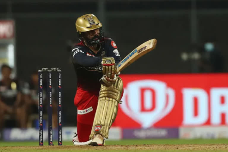 Sunil Gavaskar on Dinesh Karthik batting