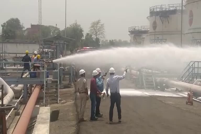 mock-drill-for-fire-prevention-in-deoghar-in-indian-oil-corporation-ltd-terminal