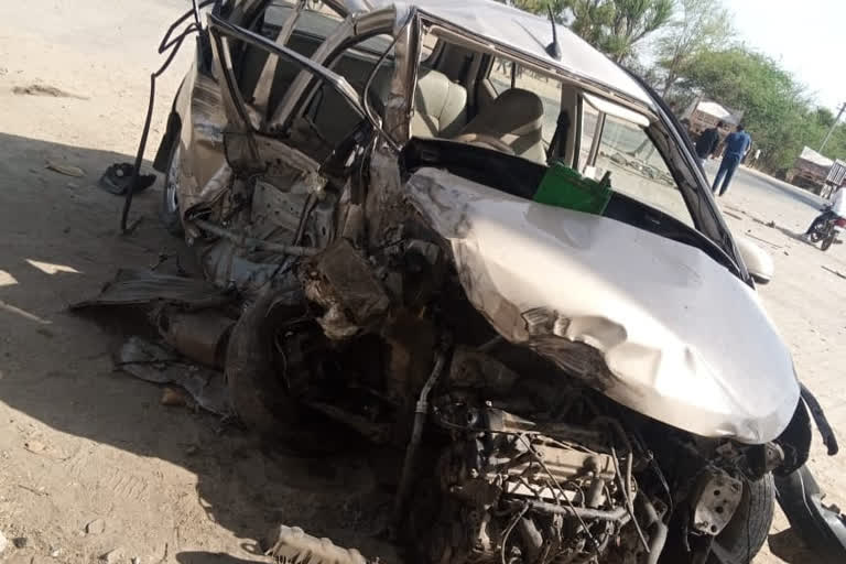 Car truck accident in Sirohi