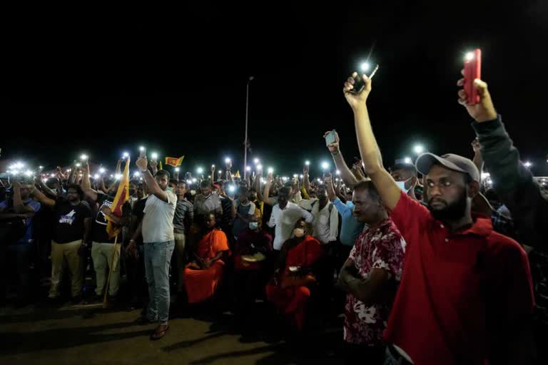 Sri lanka anti govt protest  srilanka fire  police opens fire at protesters  srilanka economic crisis  president Rajapaksa  ശ്രീലങ്ക പ്രതിഷേധം  ശ്രീലങ്ക വെടിവെപ്പ്  ശ്രീലങ്ക സാമ്പത്തിക പ്രതിഷേധം  രാജപക്‌സെക്കെതിരെ പ്രതിഷേധം  പ്രക്ഷോപകര്‍ക്ക് നേരെ വെടിവെപ്പ്