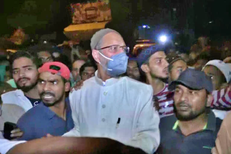 Owaisi visits Jahangirpuri, says bulldozer action 'unconstitutional'