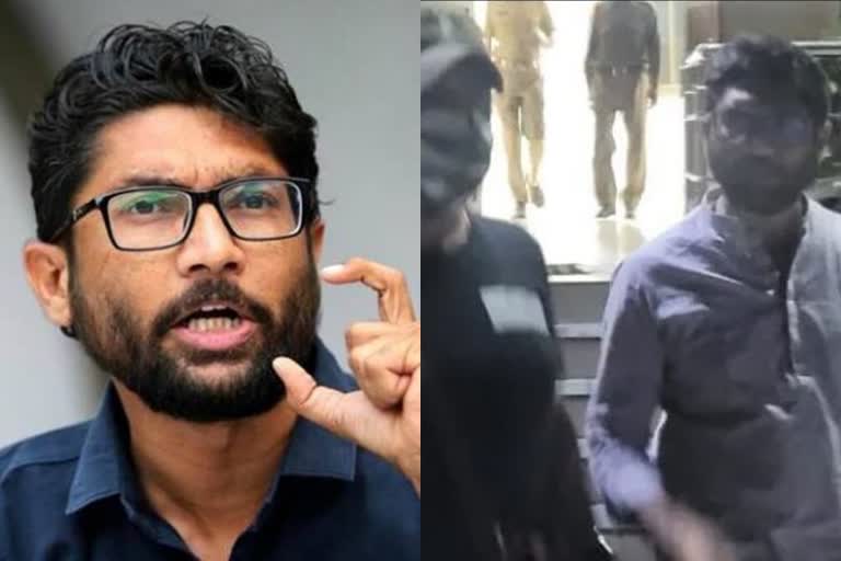 jignesh mevani arrest  assam police arrests jignesh mevani  jignesh mevani arrested in gujarat  ജിഗ്നേഷ്‌ മേവാനി അറസ്റ്റില്‍  അസം പൊലീസ് ജിഗ്നേഷ്‌ മേവാനി അറസ്റ്റ്  ദലിത് നേതാവ് ജിഗ്നേഷ്‌ മേവാനി അറസ്റ്റ്  ഗുജറാത്ത് എംഎല്‍എ അറസ്റ്റില്‍