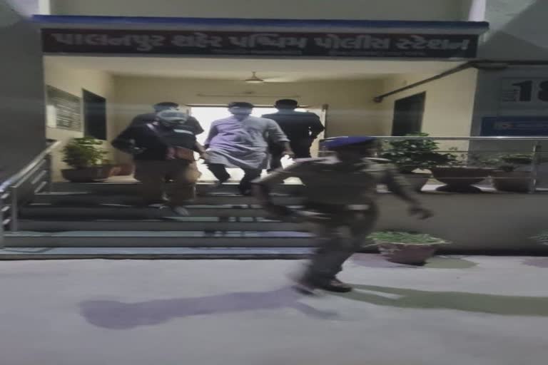 Assam Police Arrested Jignesh Mevani : આસામ પોલીસે શા માટે જિગ્નેશ મેવાણીની ધરપકડ કરી, જૂઓ