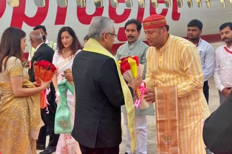 Mauritius Prime Minister Pravind Jugnauth visit to Varanasi  varanasi news  Mauritius Prime Minister arrives dashashwamedh ghat  Mauritius Prime Minister Pravind Jugnauth visit India  ವಾರಣಾಸಿಗೆ ಮಾರಿಷಸ್ ಪ್ರಧಾನಿ ಪ್ರವಿಂದ್ ಜುಗ್ನಾಥ್ ಭೇಟಿ  ವಾರಣಾಸಿ ಸುದ್ದಿ  ಮಾರಿಷಸ್ ಪ್ರಧಾನಿ ದಶಾಶ್ವಮೇಧ ಘಾಟ್​ಗೆ ಭೇಟಿ  ಮಾರಿಷಸ್ ಪ್ರಧಾನಿ ಪ್ರವಿಂದ್ ಜುಗ್ನಾಥ್ ಭಾರತಕ್ಕೆ ಭೇಟಿ