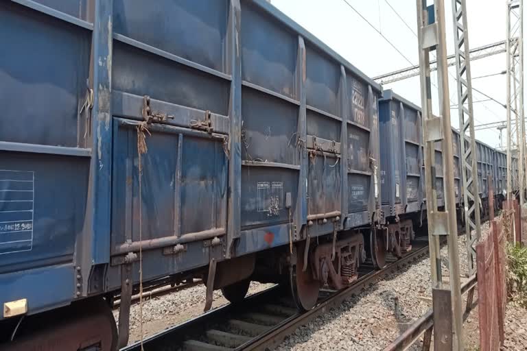 Train late passengers upset in Bilaspur