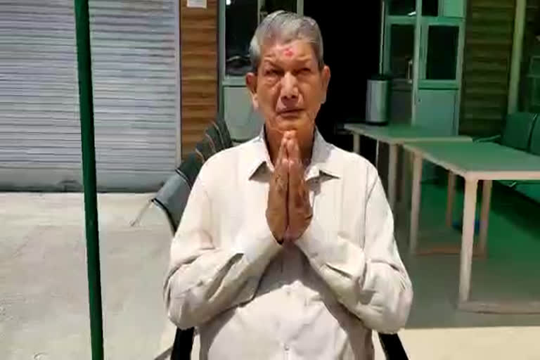 Harish Rawat silent fast in the scorching sun