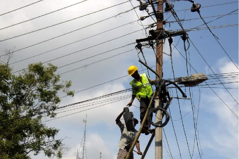 17 Families of Ward No 108 Without Electricity in Kolkata