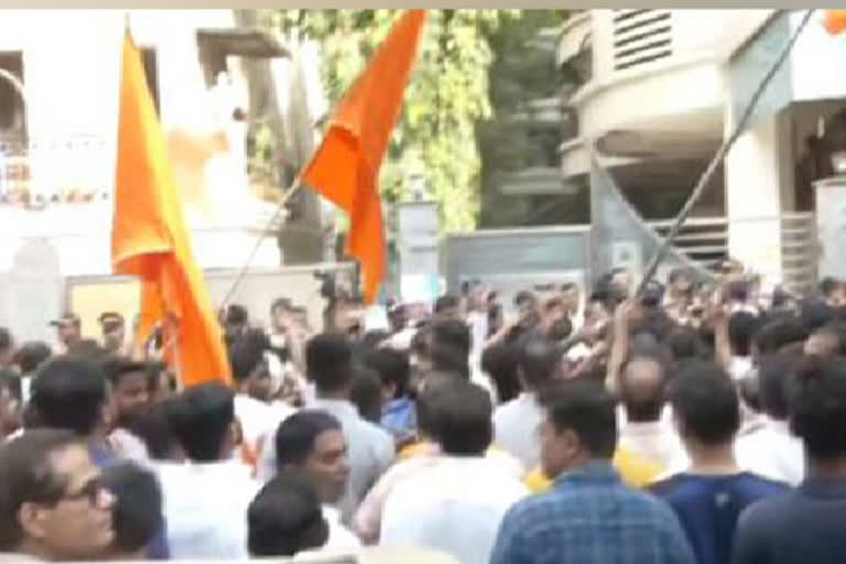 Shiv Sena workers protests over 'Hanuman Chalisa' row