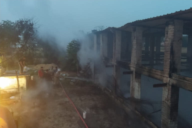 Fire in poultry farm in Una