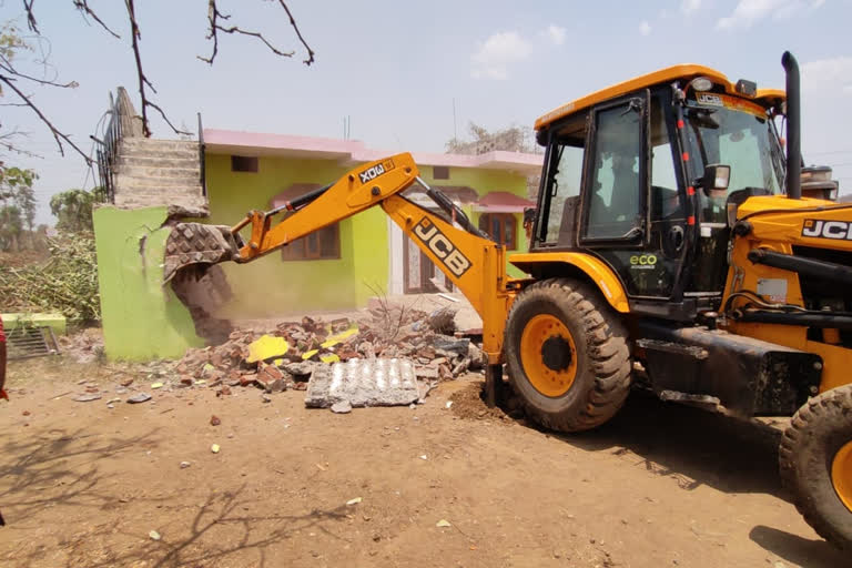 Bulldozer of CM Shivraj in Jabalpur