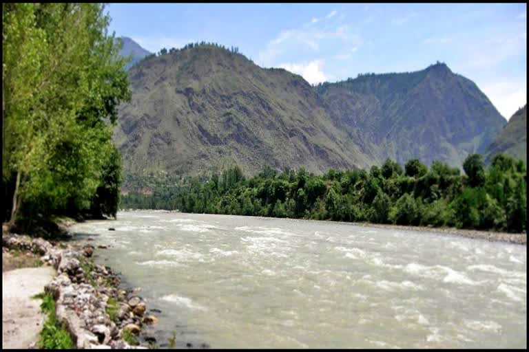 girl body found in Beas river