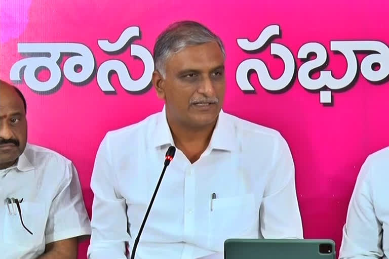 'కేంద్రమే నిధులిస్తే మరి తెలంగాణ తరహా పథకాలు కర్ణాటకలో ఎందుకు లేవు?'