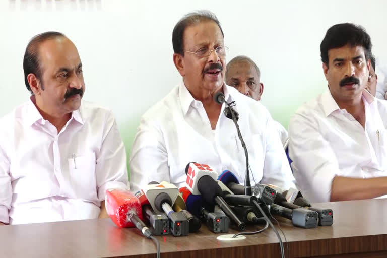 k sudhakaran criticise cpm  k sudhakaran on k rail protest  k sudhakaran against pinarayi  vd satheesan against cpm  vd satheesan on k rail  vd satheesan against pinarayi  കെ സുധാകരന്‍ കെ റെയില്‍ പ്രതിഷേധം  മുഖ്യമന്ത്രിക്കെതിരെ കെ സുധാകരന്‍  കണ്ണൂര്‍ ബോംബേറ് വിഡി സതീശന്‍  പിണറായിക്കെതിരെ വിഡി സതീശന്‍