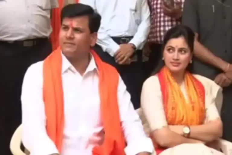 Amravati MP Navneet Rana