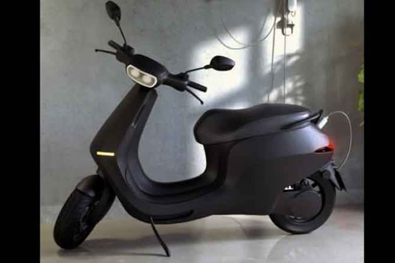 A few batches of Ola e-scooters may be recalled  says Bhavish Aggarwal  e scooters may be recalled Bhavish Aggarwal  ഇ-സ്‌കൂട്ടറുകള്‍ക്ക് തീപിടിത്തമുണ്ടായ സാഹചര്യത്തില്‍ വാഹനങ്ങള്‍ തിരിച്ചുവിളിച്ചേക്കുമെന്ന് ഒല കമ്പനി  ഇ-സ്‌കൂട്ടറുകള്‍ തിരിച്ചുവിളിച്ചേക്കുമെന്ന് ഒല കമ്പനി