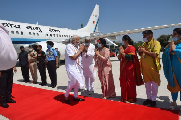 Prime Minister Narendra Modi arrives in Jammu  Modi arrives in Jammu  പ്രധാനമന്ത്രി ജമ്മുവിൽ  പഞ്ചായത്തി രാജ് ദിനാഘോഷം