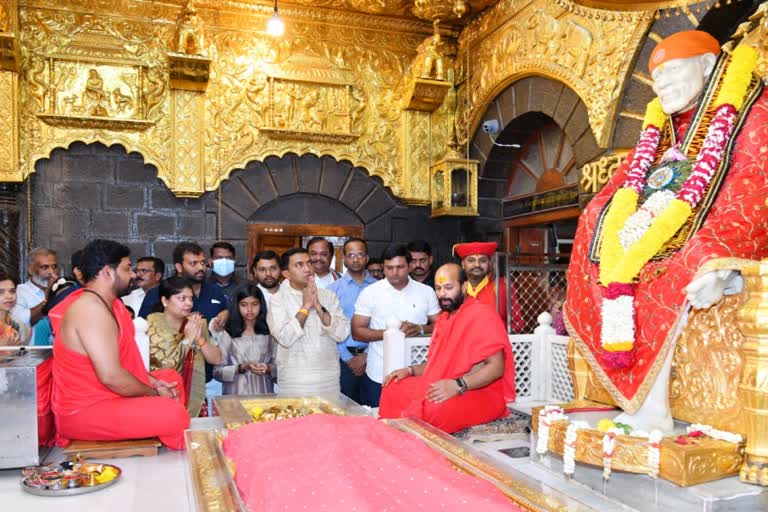 Pramod Sawant paid a visit to Shirdi Sai Baba