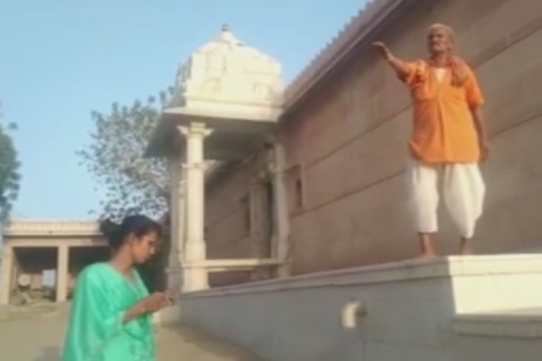 Newlywed Dalit couple disallowed from Rajasthan temple, priest arrested