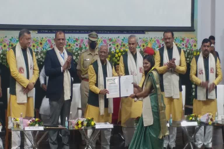 NFSU Convocation 2022: રાજ્યપાલ આચાર્ય દેવવ્રતે કોનું નામ લઈને ગુજરાતની ધરતીને નમન કર્યું...