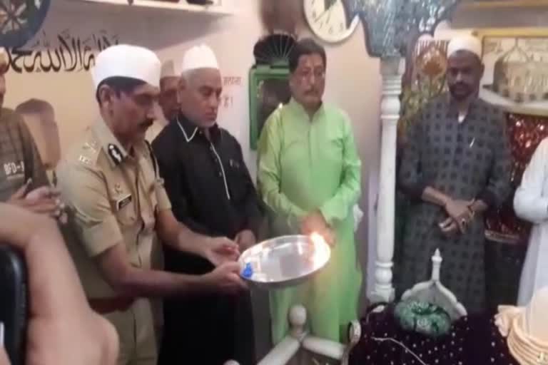 Pune cp did Aarti in Dargah