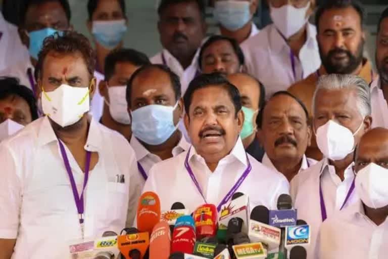 துணை வேந்தர்க சட்ட மசோதா: அதிமுக உறுப்பினர்கள் வெளிநடப்பு