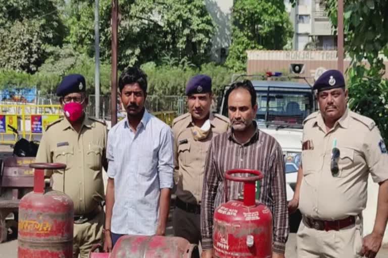 Cylinder theft in Surat: લ્યો બોલો લીંબુ પછી થઈ રહી છે અહીં ગેસ સિલેન્ડરની ચોરી, ચોર 1700માં સિલેન્ડર વેચી ગુજરાન ચલાવતો