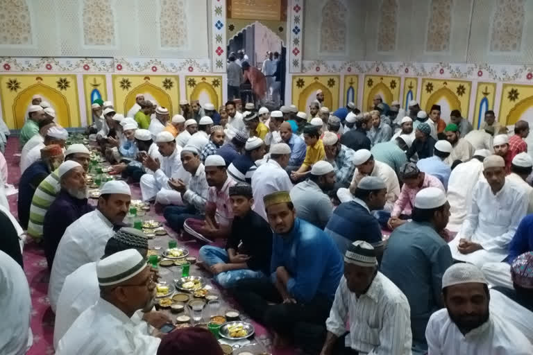 Iftar Party Across Country: ملک کے مختلف ریاستوں میں اجتماعی افطار کا اہتمام