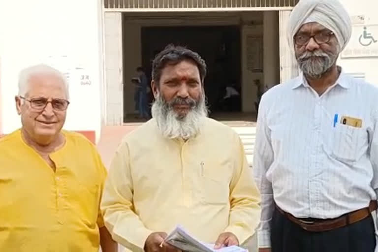 MLA submitted memorandum to chhindwara  Collector