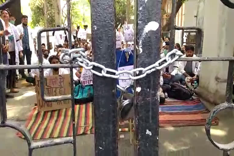 Students lockout in Rishikul Ayurvedic College