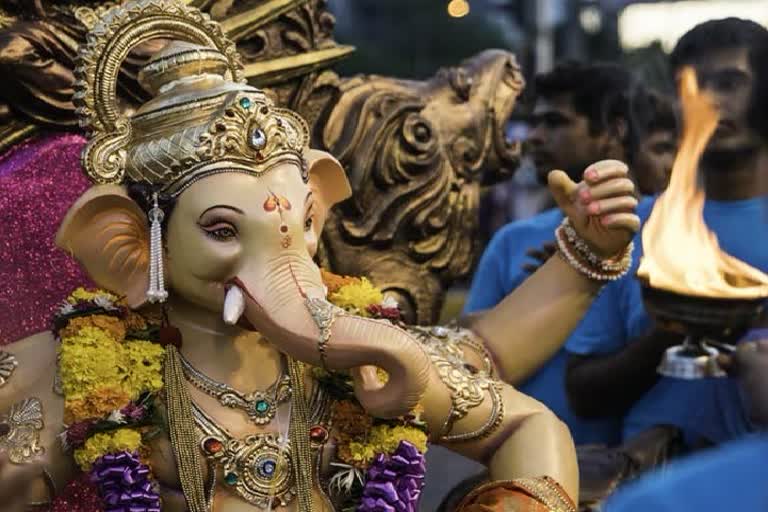 Worship Lord Ganesha on Wednesday