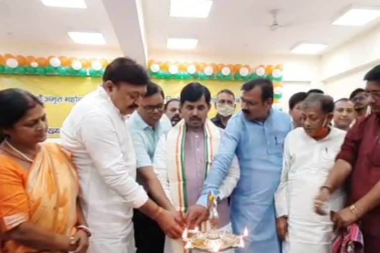 Shahnawaz Hussain honored entrepreneurs in bhagalpur