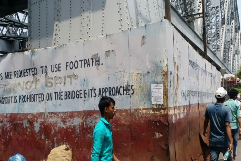 Special coating to protect Howrah Bridge pillars from spitting