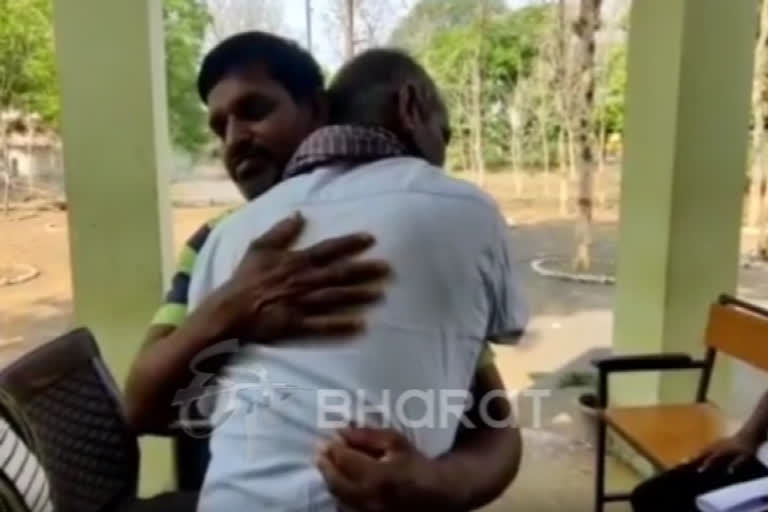 Chhattisgarh Gariaband Police reunites family with man who left home 17 years back