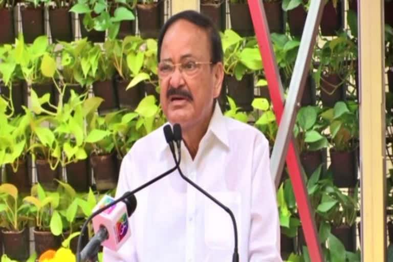 media-should-hold-a-mirror-to-society-stay-closer-to-truth-vp-venkaiah-naidu